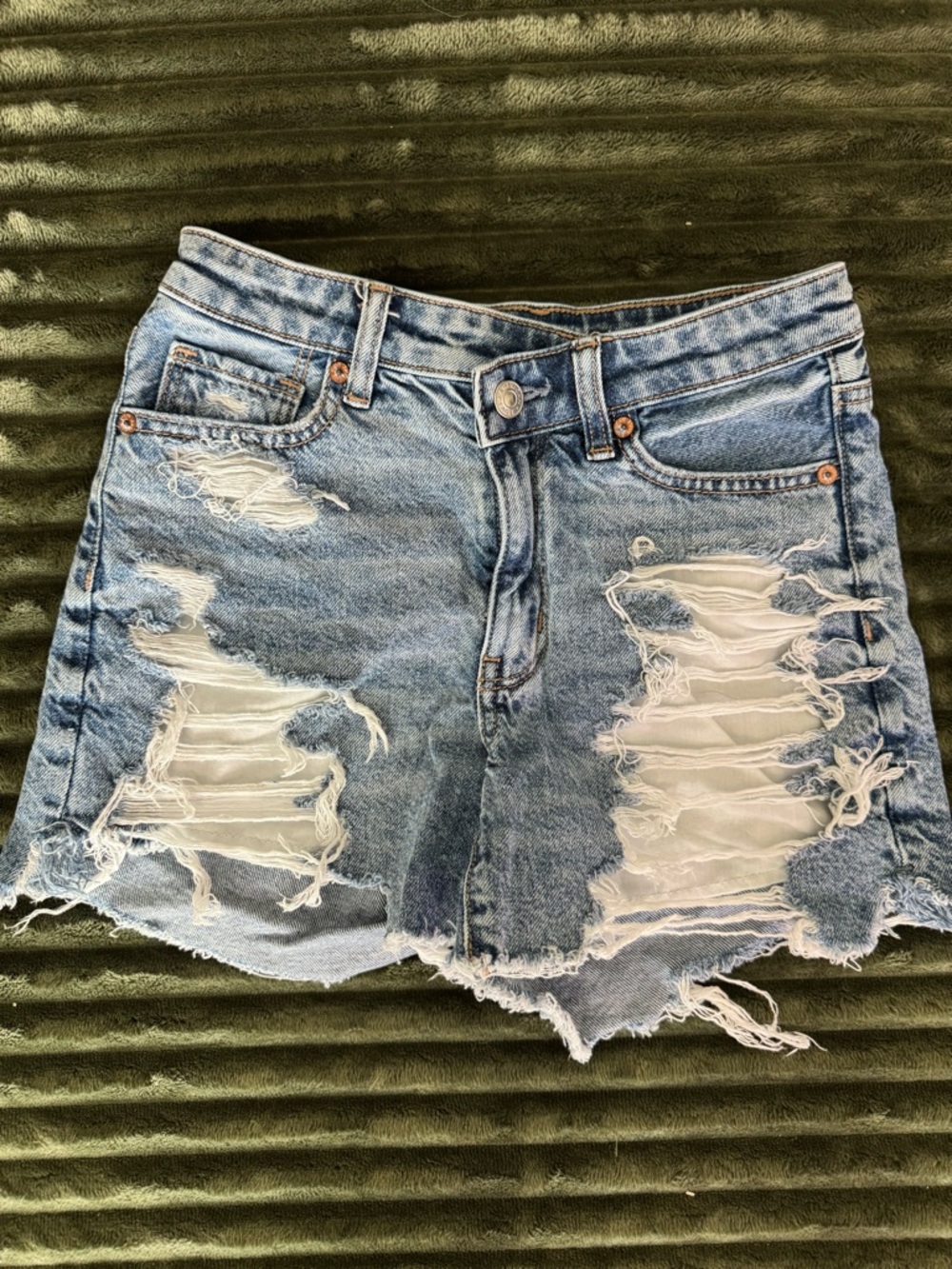 American Eagle Distressed Denim Shorts Light Wash Raw Hem Size 00